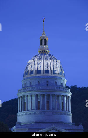 Stati Uniti d'America, West Virginia, Charleston, West Virginia State Capitol, alba Foto Stock