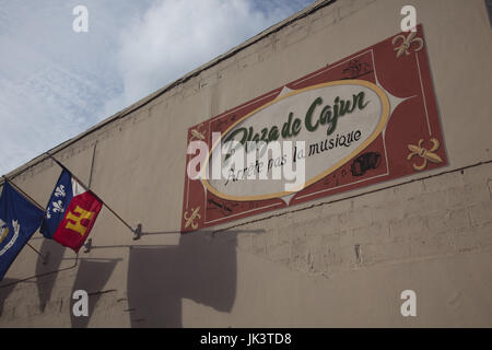 Stati Uniti d'America, Louisiana Cajun Country, Mamou, segno per Plaza de Cajun, di non fermare la musica Foto Stock