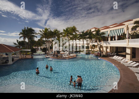 Puerto Rico, East Coast, Fajardo, El Conquistador Hotel Resort, piscina Foto Stock