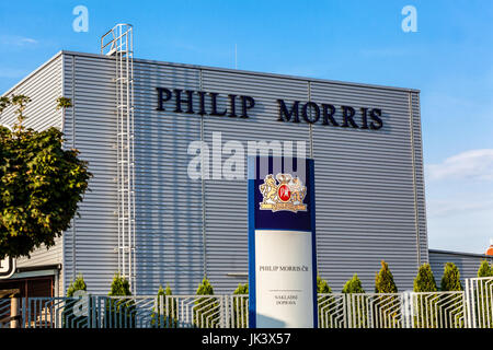 Fabbrica di Tabacco, Philip Morris International logo, segno, Repubblica Ceca Foto Stock