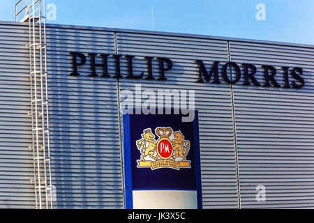 Fabbrica di Tabacco, Philip Morris International logo, segno, Repubblica Ceca Foto Stock