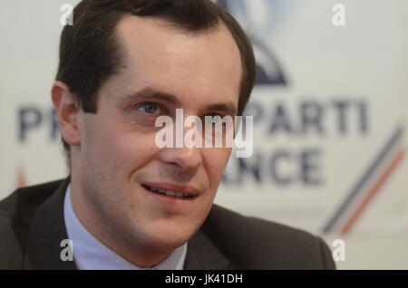 Nicolas Bay, il segretario generale del Fronte nazionale francese (FN) parla di Lione (Francia) Foto Stock