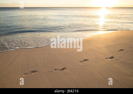 Impronte sulla spiaggia Foto Stock