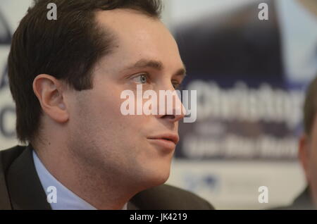 Nicolas Bay, il segretario generale del Fronte nazionale francese (FN) parla di Lione (Francia) Foto Stock