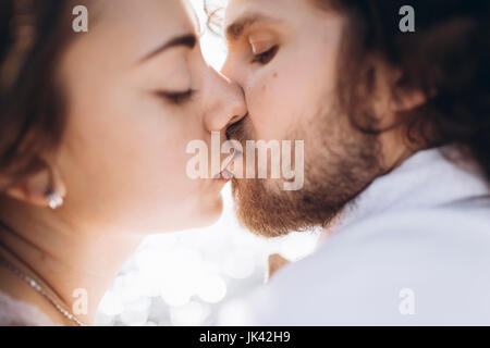 Close up del Medio Oriente giovane kissing Foto Stock