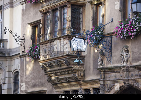 Francia, Haut-Rhin, Alsazia, Alasatian percorso vinicolo, Colmar, Maison des Tetes, dettaglio Foto Stock