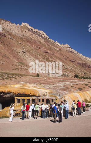 Argentina, provincia di Mendoza, Puente del Inca, antico ponte di pietra sul Rio de las Cuevas river, el. 2720 metri Foto Stock