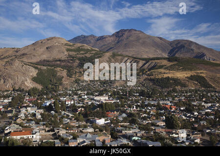 Argentina, Patagonia, Chubut Provincia, Esquel, vista città dalle colline occidentali Foto Stock