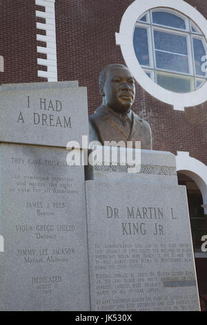 Stati Uniti d'America, Alabama, Selma, Cappella marrone AME Chiesa, Diritti Civili lotta sito, busto di Rev. Martin Luther King Jr. Foto Stock