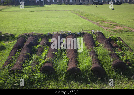 Repubblica Dominicana, Santo Domingo, Zona Colonial, Fortaleza Ozama, coloniale più antico edificio militare nel Nuovo Mondo, b.1502, il vecchio cannone Foto Stock