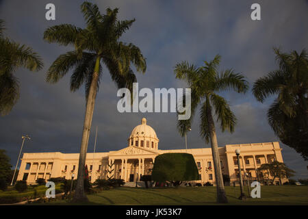 Repubblica Dominicana, Santo Domingo, Palazzo Nazionale palazzo del governo, alba Foto Stock