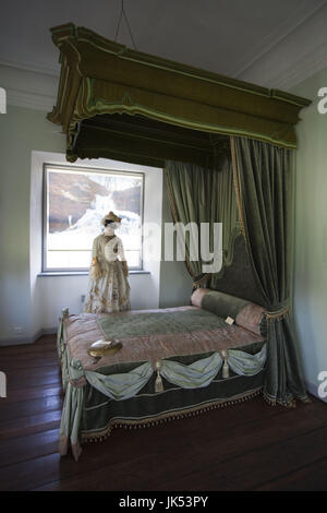 Estonia, Tallinn, area di Kadriorg, Pietro il Grande Casa Museo, camera da letto dettaglio Foto Stock