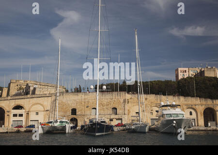 Malta, La Valletta, Vittoriosa, Birgu, marina e il lungomare Foto Stock