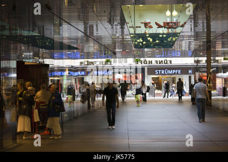 In Germania, in Baviera, Monaco di Baviera, Fünf Höfe, esclusivo shopping mall, interna Foto Stock