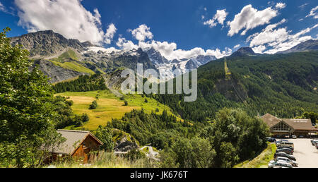 La Meije ghiacciaio nel Parco Nazionale degli Ecrins dal villaggio di La Grave. Hautes-Alpes. Alpi, Francia Foto Stock