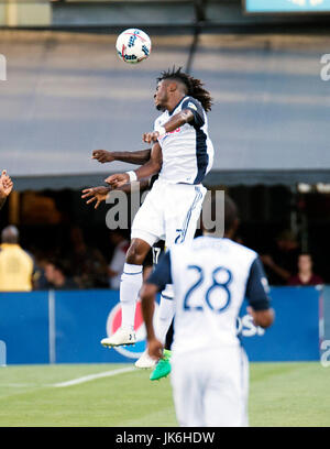 Columbus, Ohio, Stati Uniti d'America. 22 Luglio, 2017. Unione di Philadelphia in avanti Jay Simpson (27) conquista la testa palla contro Colombo nel loro corrispondono a Mapfre Stadium di Columbus, Ohio. Columbus, Ohio, Stati Uniti d'America. Brent Clark/Alamy Live News Foto Stock