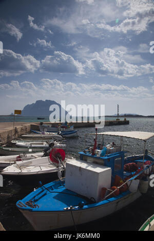 Italia Sardegna Sardegna orientale, Porto San Paolo Isola l'isola di Tavolara Foto Stock