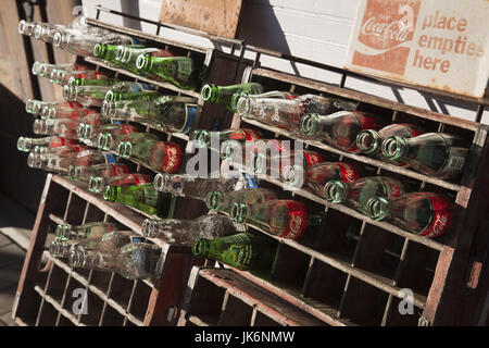 Stati Uniti d'America, Mississippi, Jackson, in Mississippi, agricoltura e silvicoltura Museum, vecchio magazzino generale, utilizzato soft drink bottiglie Foto Stock