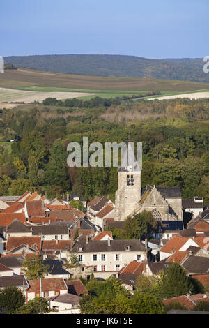 Francia, Marne, Champagne Ardenne, Avenay Val-d'Or, città panoramica, tardo pomeriggio Foto Stock