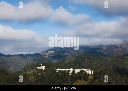 Stati Uniti d'America, la California, la California del Nord, Napa Valley Wine Country, Calistoga, vista collina di Sterling vigneti Foto Stock