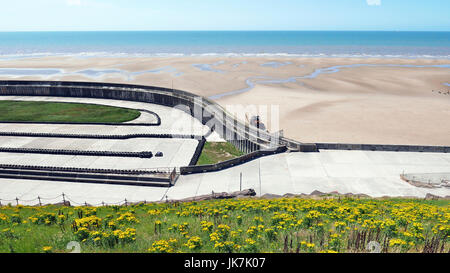 Lone auto sulla pista di go-kart sul lungomare di Blackpool Foto Stock