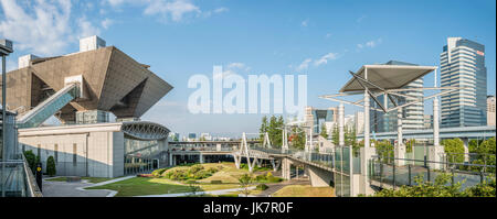 Il Tokyo Big Sight è ufficialmente conosciuto come Tokyo International Exhibition Center una Convention and Exhibition Centre di Tokio, Giappone Foto Stock