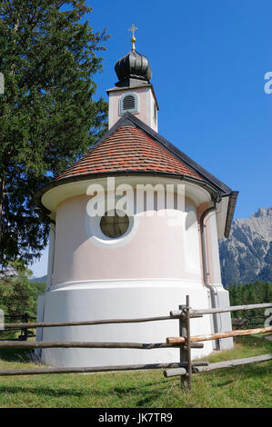 Cappella di Maria Konigin, Mittenwald, Werdenfelser Land Baviera, Germania | Kapelle Maria-Koenigin, Mittenwald, Werdenfelser Land di Baviera, Deutschland Foto Stock