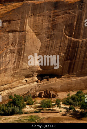 Casa bianca rovina, Canyon De Chelly, Arizona, Stati Uniti d'America: vista NNE dalla Casa Bianca si affacciano alla multi-storey Anasazi muratura pueblo & cliff abitazione. Foto Stock