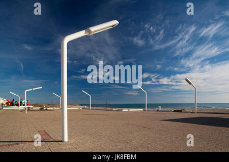 France, Languedoc-Roussillon, Dipartimento Pyrenees-Orientales, Port-Barcares, luci sulla spiaggia Foto Stock