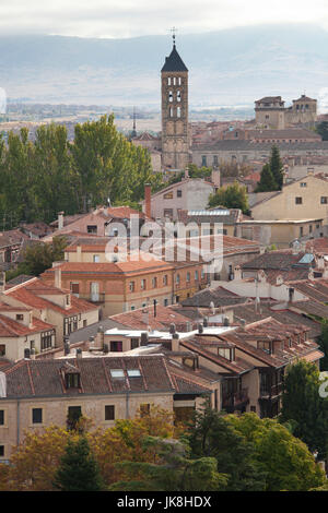 Spagna, Castilla y Leon Regione, Provincia di Segovia Segovia, elevati vista città dall'Alcazar Foto Stock