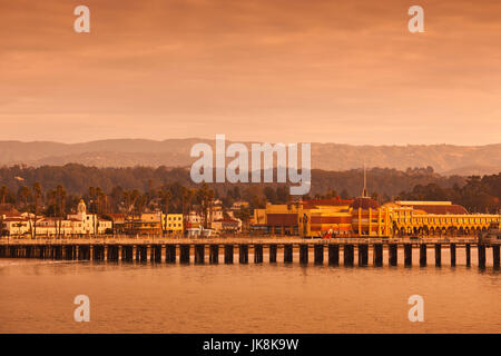 Stati Uniti, California, Central Coast, Santa Cruz, pontile comunale, alba Foto Stock