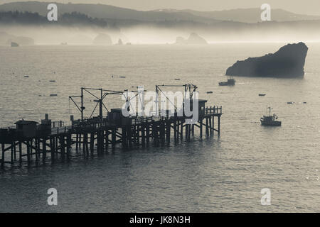 Stati Uniti d'America, la California, la California del Nord, costa Nord, Trinidad, città pier vista da Trinidad testa Foto Stock