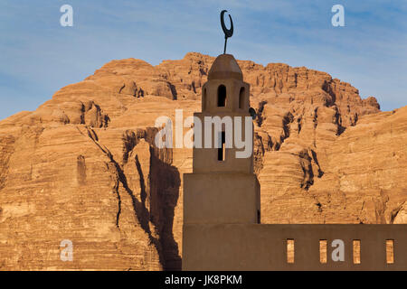 Giordania, Wadi Rum, villaggio di Rum, la moschea Foto Stock