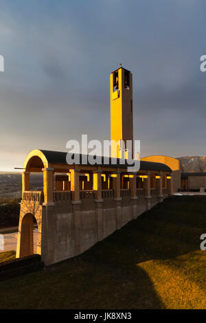 Canada, British Columbia, Okanagan Valley, West Kelowna, Mission Hill Winery, tramonto Foto Stock