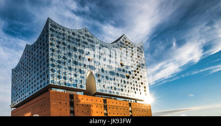 L'Elbe Philharmonic Hall o Elbphilharmonie, concert hall in Hafen quartiere della città di Amburgo, Germania Foto Stock