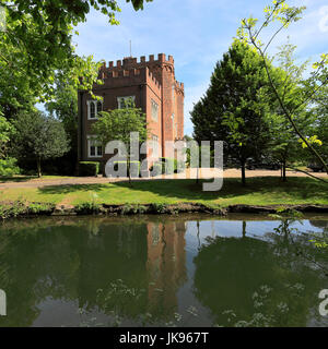 Estate, i giardini del castello e il castello di Hertford Hertford town, Hertfordshire County, England, Regno Unito Foto Stock