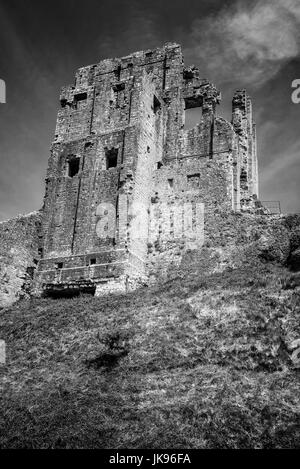 Le rovine di Corfe Castle, vicino a Swanage Foto Stock