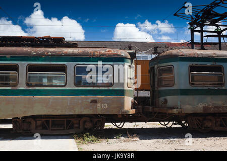 Cuba, l Avana, Camilo Cienfuegos, Rovine dell'ex US-costruito Hershey fabbrica di zucchero, alla Hershey treno, corre ancora Foto Stock