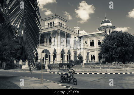 Cuba, Cienfuegos province, Cienfuegos, Punta Gorda, Palacio de Valle, ex barone di zucchero mansion, esterna Foto Stock