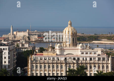 Cuba, La Habana, La Habana Vieja, vista in elevazione del Museo de la Revolucion museum Foto Stock