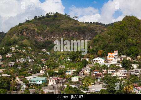 Saint Vincent e Grenadine, San Vincenzo, costa sottovento, Barrouallie, elevati vista città Foto Stock