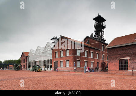 Francia, regione Nord - Pas de Calais, Nord reparto, le Fiandre francesi Area, Lewarde, Centre historique Minier, museo minerario alloggiato in edifici convertiti del Delloye miniera di carbone, esterna Foto Stock