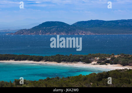 Francia, Corsica, Corse-du-Sud Dipartimento, Corsica Costa Sud Regione, Baie de Rondinara bay, elevati vista spiaggia Foto Stock