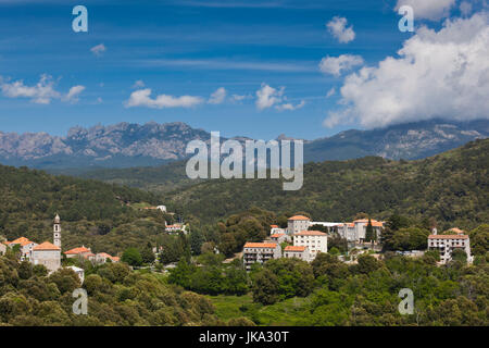 Francia, Corsica, Corse-du-Sud Il reparto, La Alta Rocca Regione, Levie, elevati vista città Foto Stock