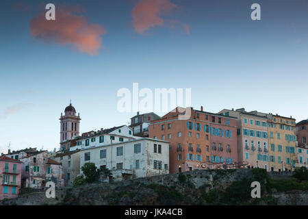Francia, Corsica, Haute-Corse Reparto, Le Cap Corse, Bastia, vista della Cittadella e Terra Nova, crepuscolo Foto Stock