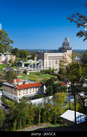 Stati Uniti d'America, Arkansas, Hot Springs, elevati città vista da ovest Mountain Foto Stock