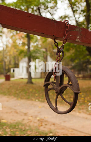 Stati Uniti d'America, Oklahoma, Tahlequah-Park Hill, Cherokee Heritage Centre, Nativi Americani Cherokee Nation Museum, Adams angolo villaggio rurale, e puleggia Foto Stock