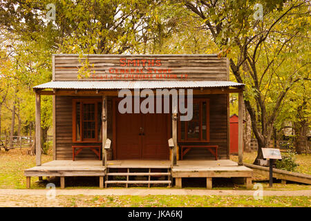 Stati Uniti d'America, Oklahoma, Tahlequah-Park Hill, Cherokee Heritage Centre, Nativi Americani Cherokee Nation Museum, Adams angolo villaggio rurale, edificio del tardo XIX secolo dettaglio Foto Stock