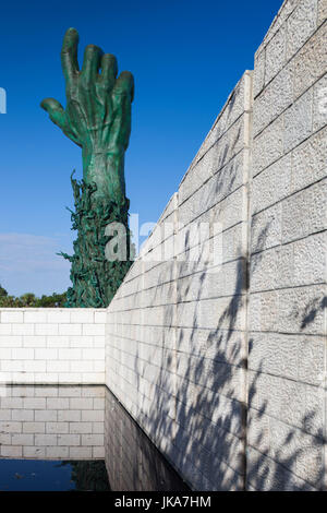 Stati Uniti d'America, Florida, Miami Beach, il Memoriale dell'Olocausto, scultura del braccio Foto Stock