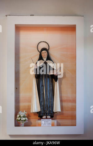 Il Cile, Los Andes, Santuario de Santa Teresita de Los Andes, Memorial Church, statua di Santa Teresita Foto Stock